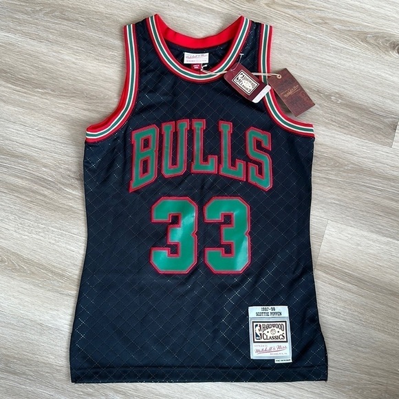 Mitchell & Ness Scottie Pippen 97 Chicago Bulls Neapolitan Swingman NBA Jersey s - Picture 1 of 5
